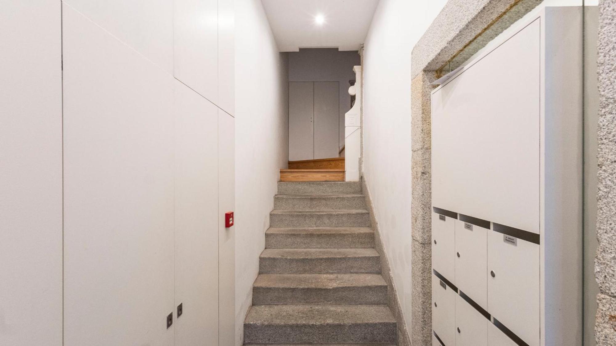 Lovelystay - Allderman Apartment - Almada 1º T Porto Exterior photo